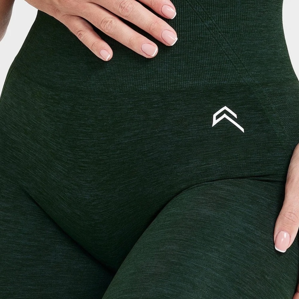 ‼️FIRM PRICE‼️ ONER ACTIVE EFFORTLESS EVERGREEN LEGGINGS Size MED inSHORT length